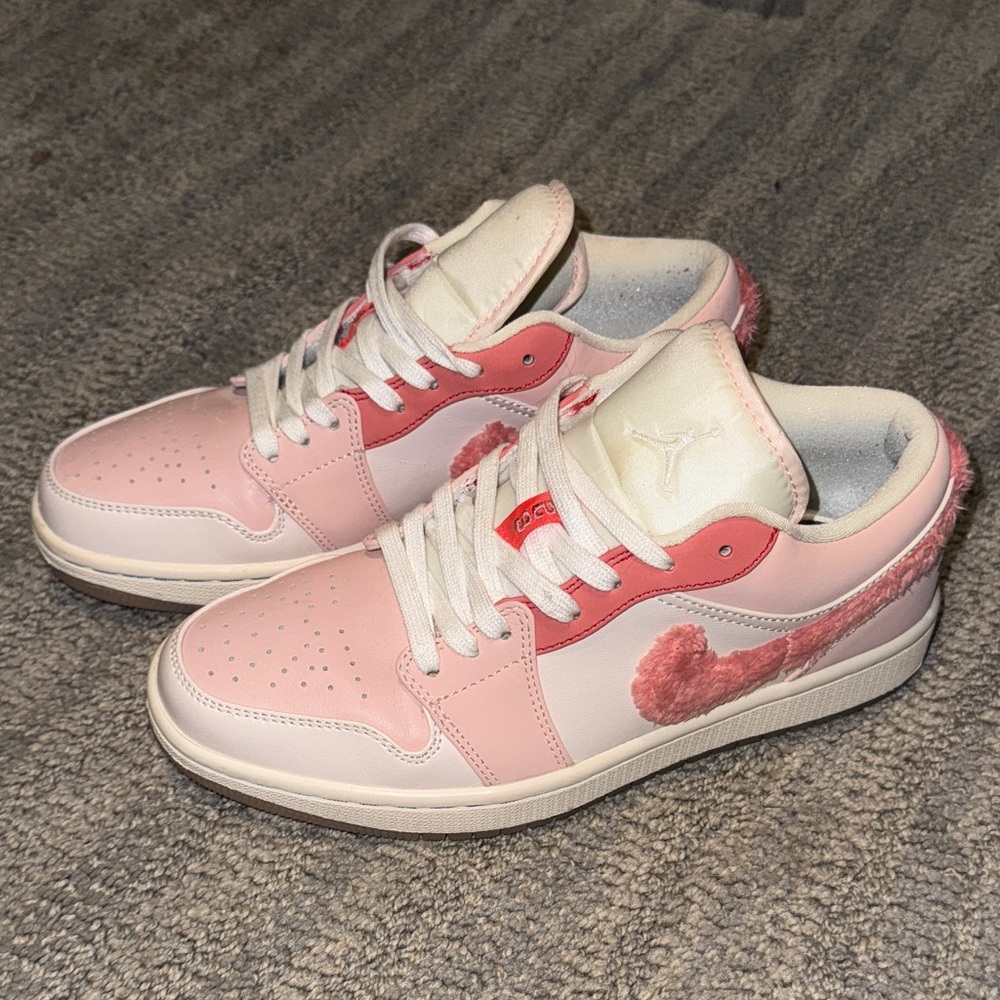 Nike Women’s Low-Top Sneakers in Pink and White